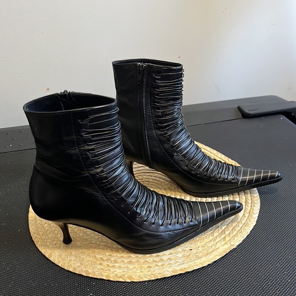 Davos Gomma Leather Pointy Unique Ankle Boot Size 37 - Picture 1 of 10